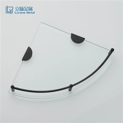 Fekete sarokpolcos fürdőszoba